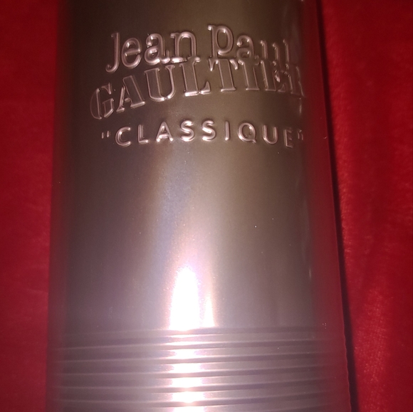 EAU DE PARFUM CLASSIQUE 50 ml. 1.7 Fl Oz - Picture 2 of 4